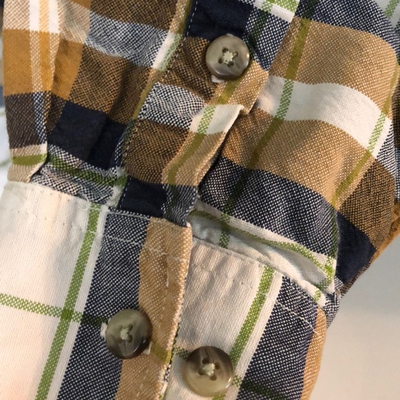 20x MENS flannel tan/neutral color button up SMALL - Picture 4 of 8